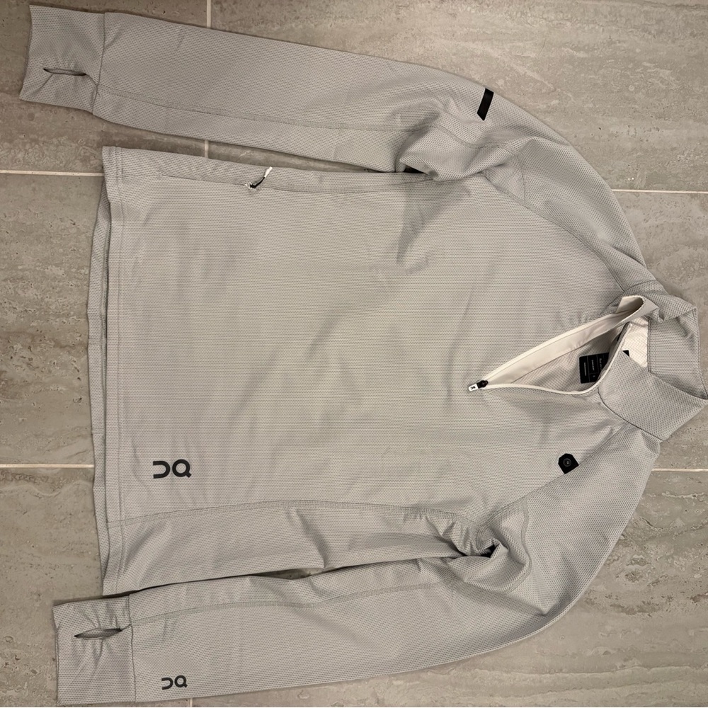 On Running Women's Light Gray Performance Quarter Zip